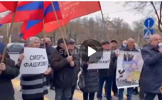 Россия спасёт всех!  Акция в поддержку России сегодня прошла в Ереване (ВИДЕО)