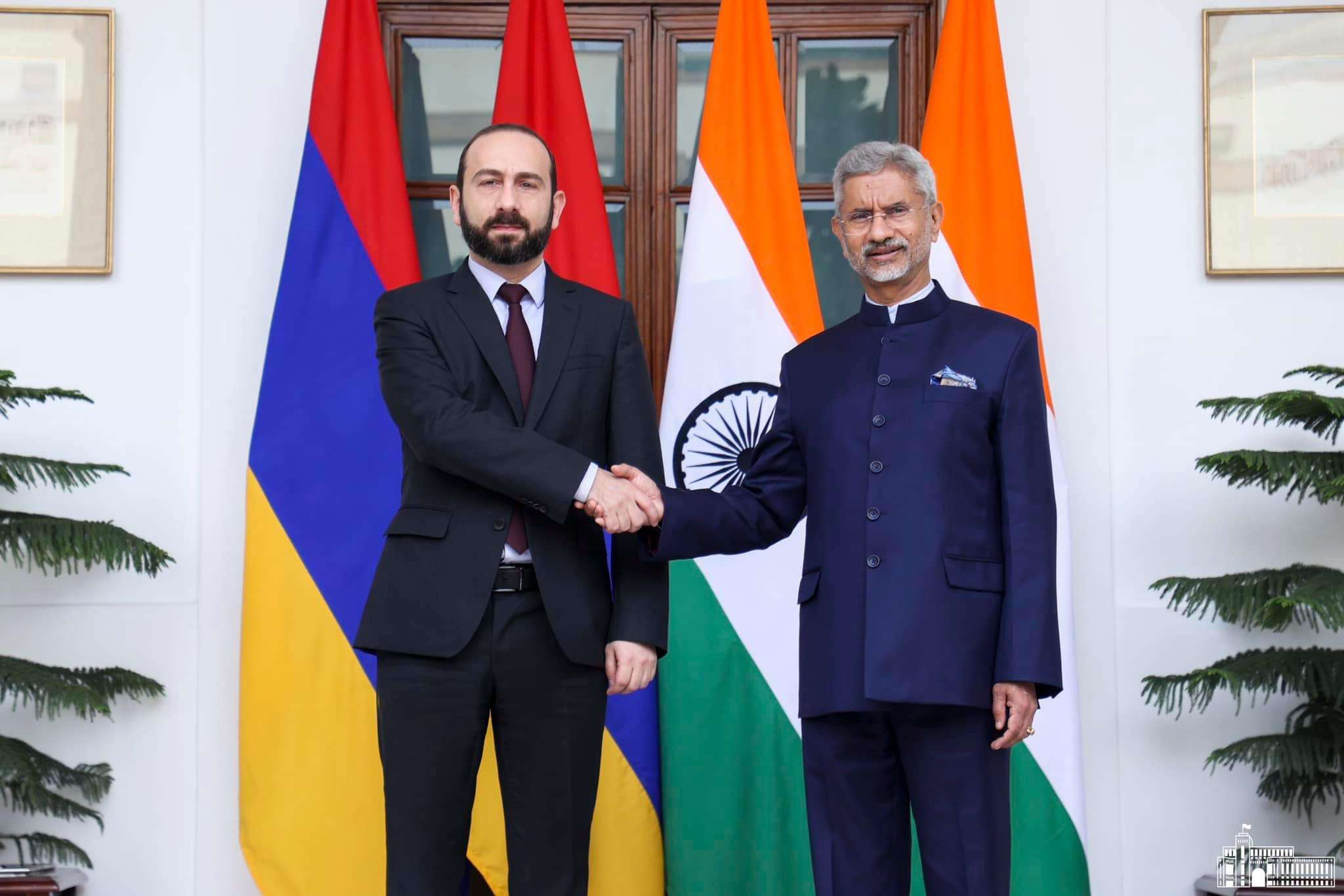 Հայաստանի և Հնդկաստանի ԱԳ նախարարներն անդրադարձել են ԼՂ-ում ստեղծված հումանիտար ճգնաժամին