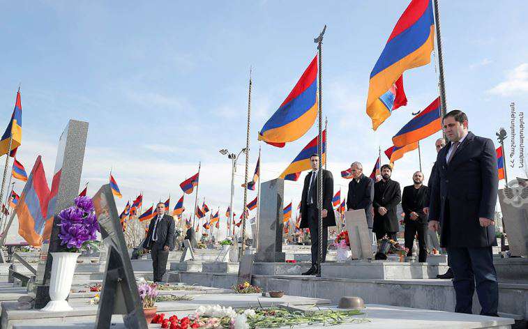 Министр обороны РА Сурен Папикян почтил память Вазгена Саргсяна