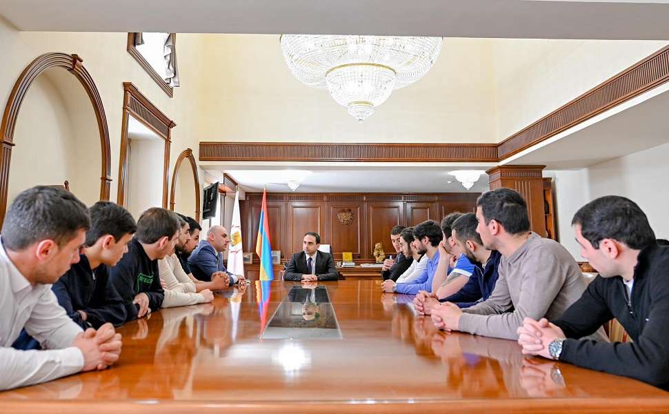 «Հանդիպել եմ պատերազմների մասնակից մեր հերոս տղաների հետ»․ Տիգրան Ավինյան