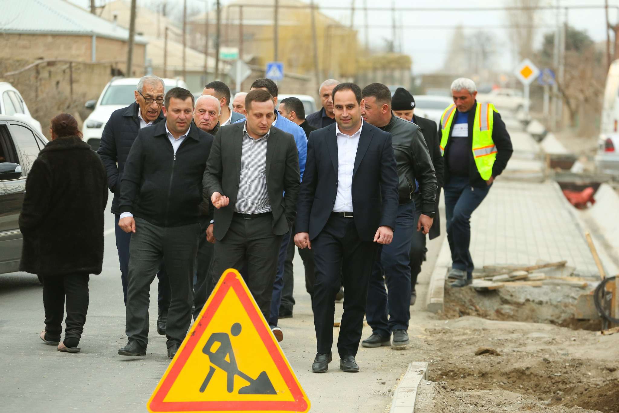 Գոռ Ավետիսյանը և Դավիթ Խուդաթյանը Արմավիրում ծանոթացել են ճանապարհաշինական աշխատանքների ընթացքին