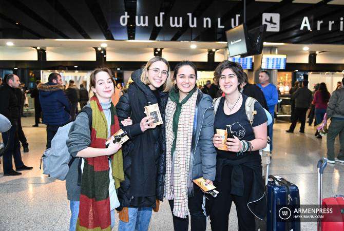 В Армению прибыло 15 тыс. русских и русскоязычных граждан - Русский дом в Ереване