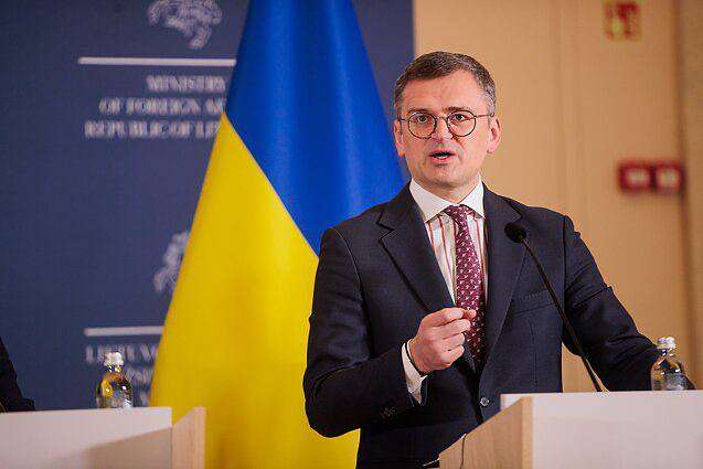 The flag of Ukraine is blue-yellow, not white. Kuleba to the Pope