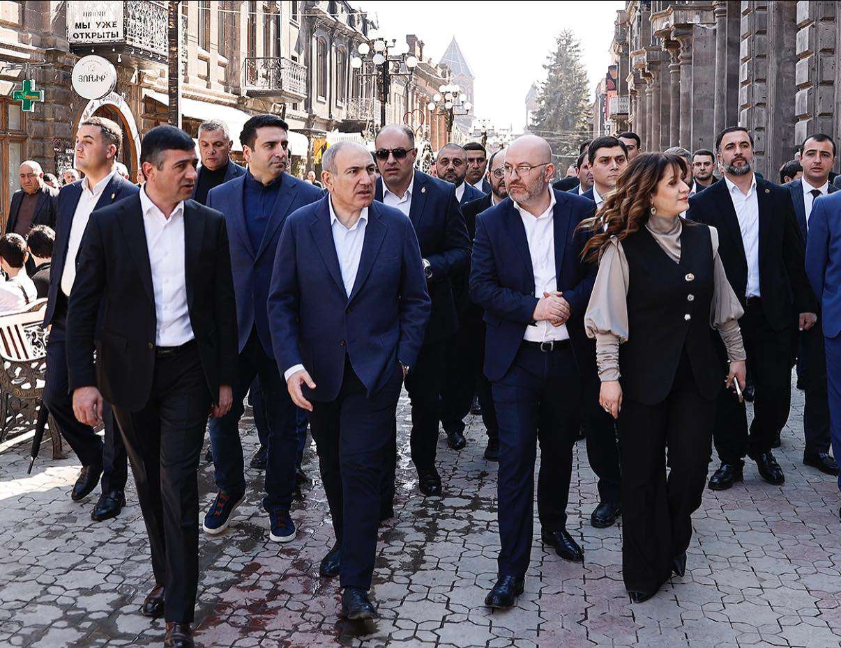 Վարչապետի խոսնակն ու Շիրակի մարզպետը արձակուրդ են մեկնում