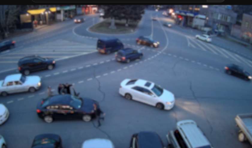 Աբովյանում ուղևորափոխադրում իրականացնող ընկերության աշխատակիցները ծեծել են քաղաքացուն, կրակոցներ արձակել