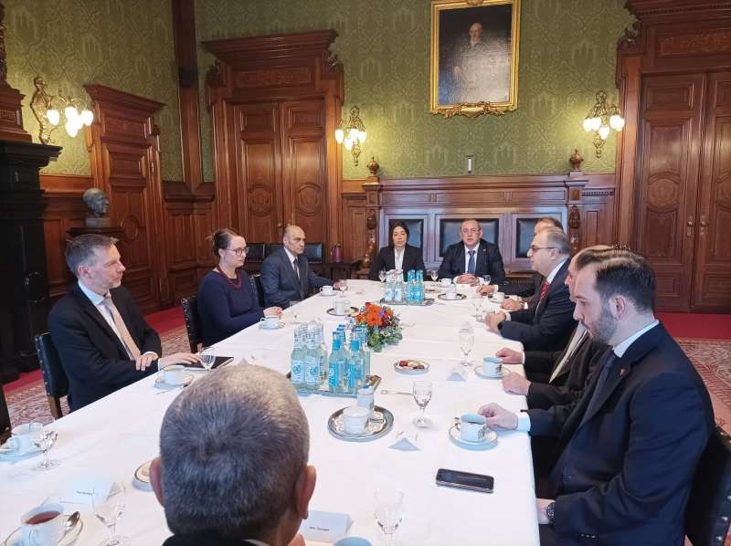 The need for active involvement of the German-Armenian community was emphasized