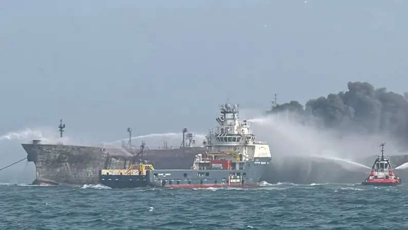 Emergency in the North Sea: toxic substances leaked after ship collision