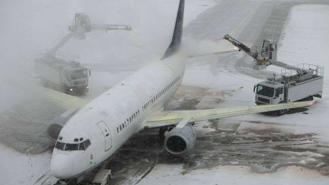 Ստամբուլում ձյան պատճառով ավելի քան 400 չվերթ է չեղարկվել