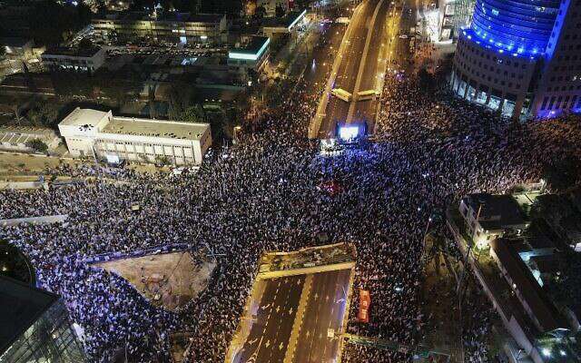 В Израиле протестуют около полумиллиона человек (фото)