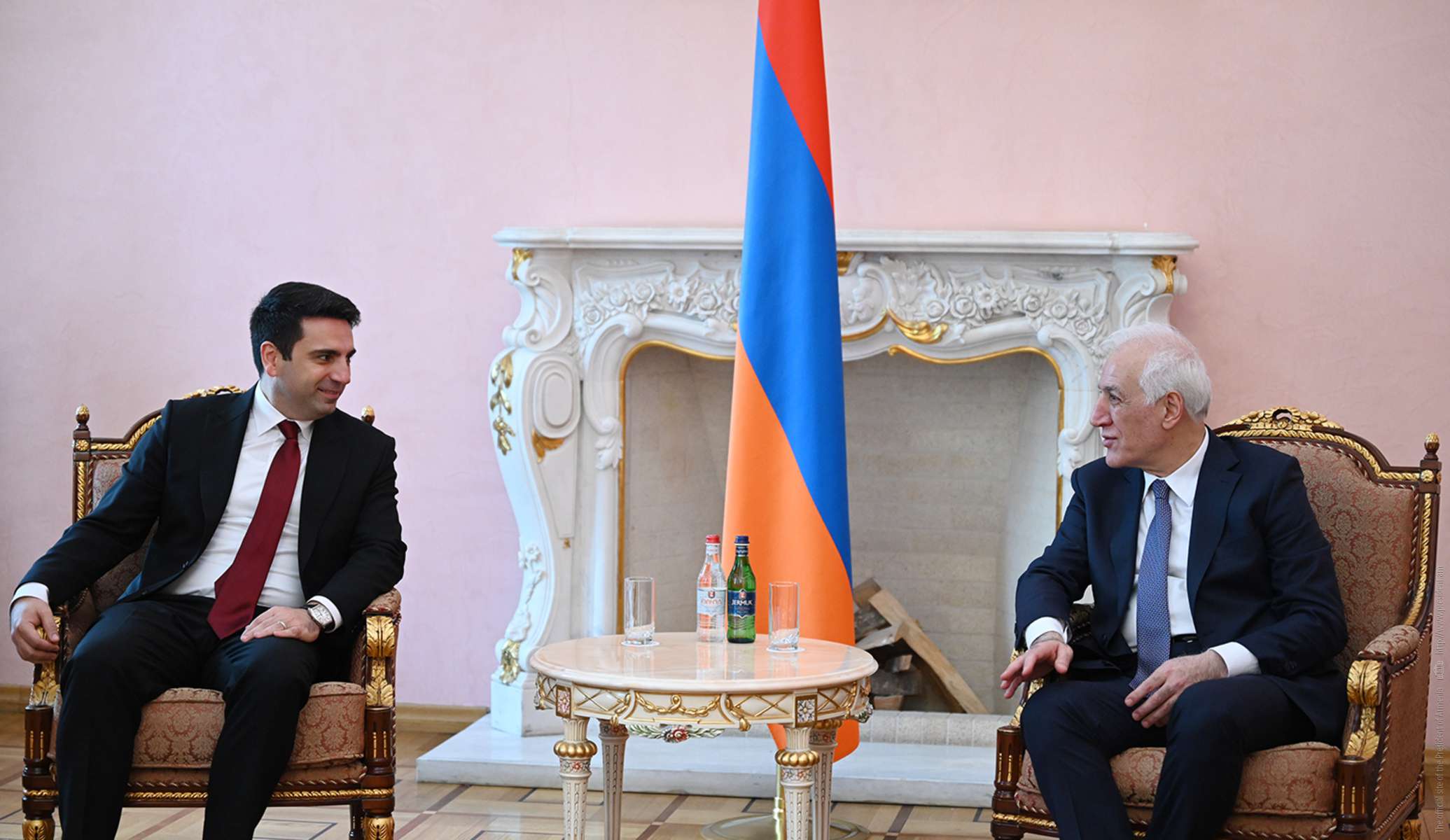 Ален Симонян встретился в резиденции с новоизбранным президентом Ваагном Хачатуряном