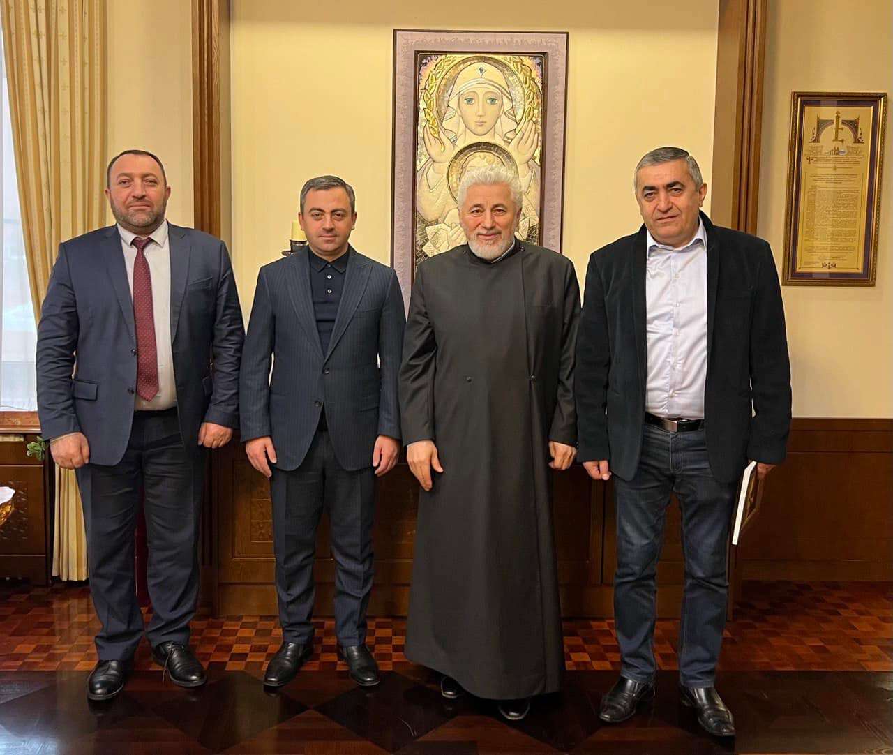 Իշխան Սաղաթելյանն ու Արմեն Ռուստամյանը մեկնել են Մոսկվա