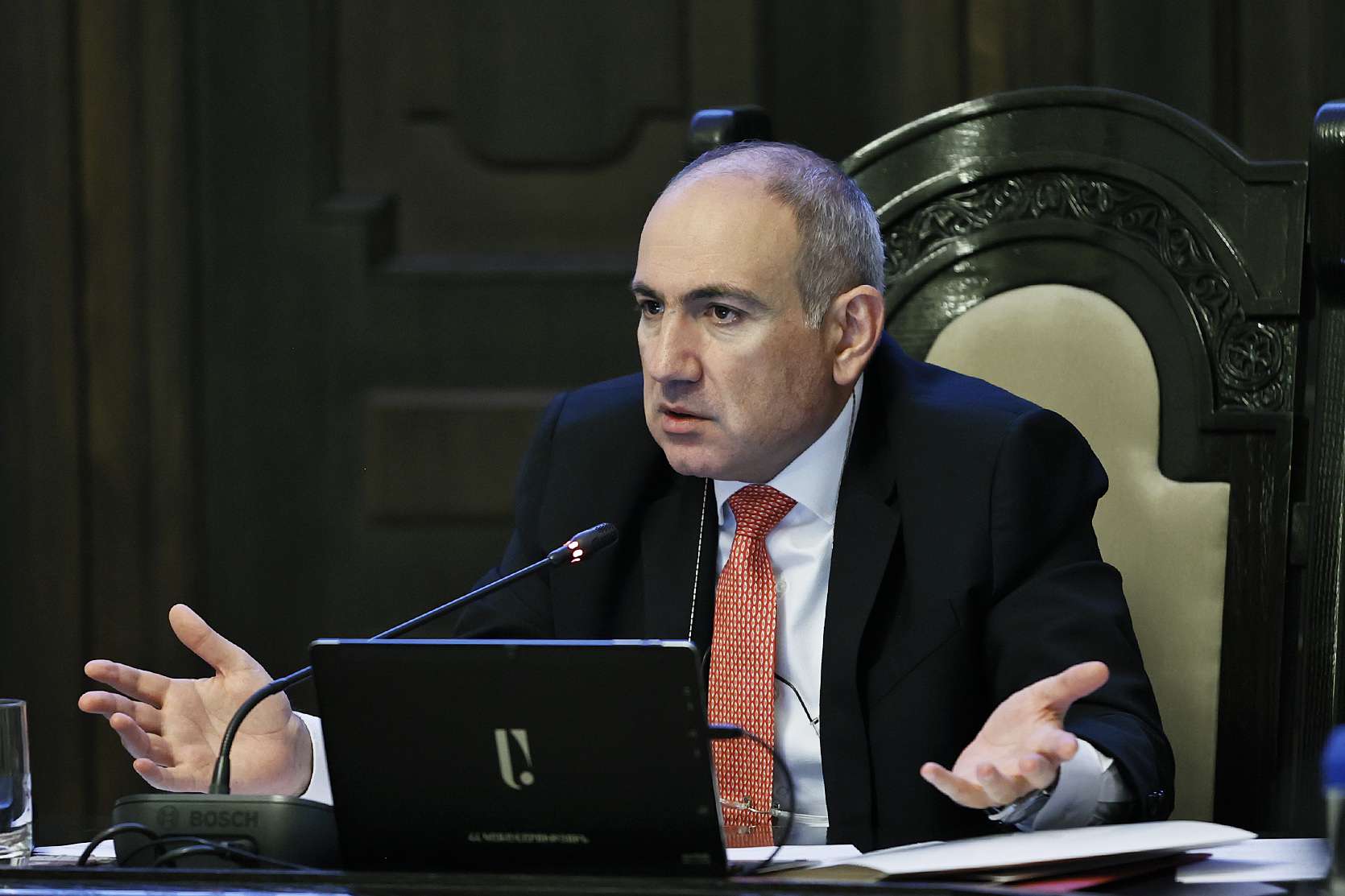 «Ես չեմ կարող ամեն օր զանգել, ասել՝ էն երեկ որ հանձնարարեցի, արվո՞ւմ է, թե չի արվում». վարչապետ (ՏԵՍԱՆՅՈՒԹ)