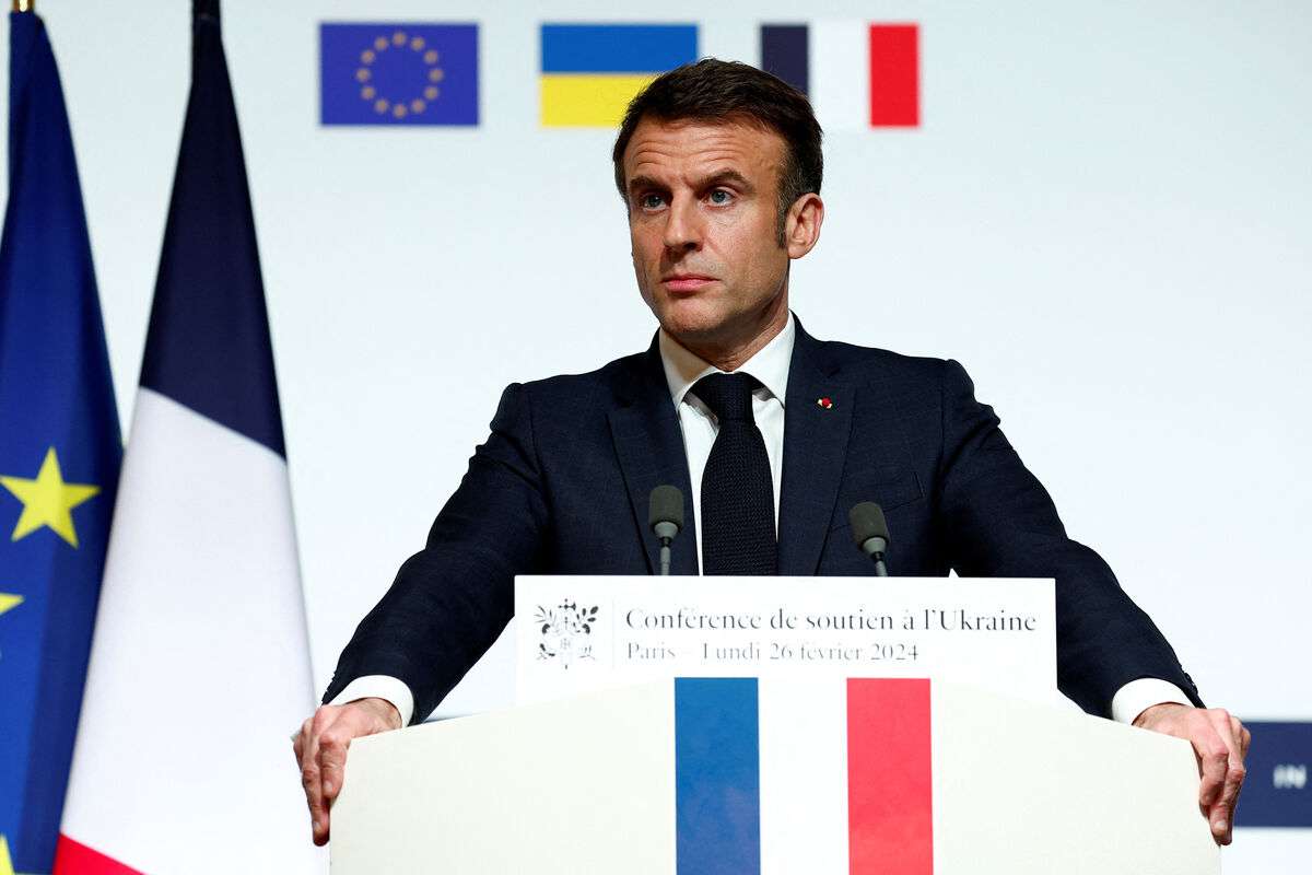Let us keep alive the memory of the victims of pogroms, deportations and persecutions. Macron