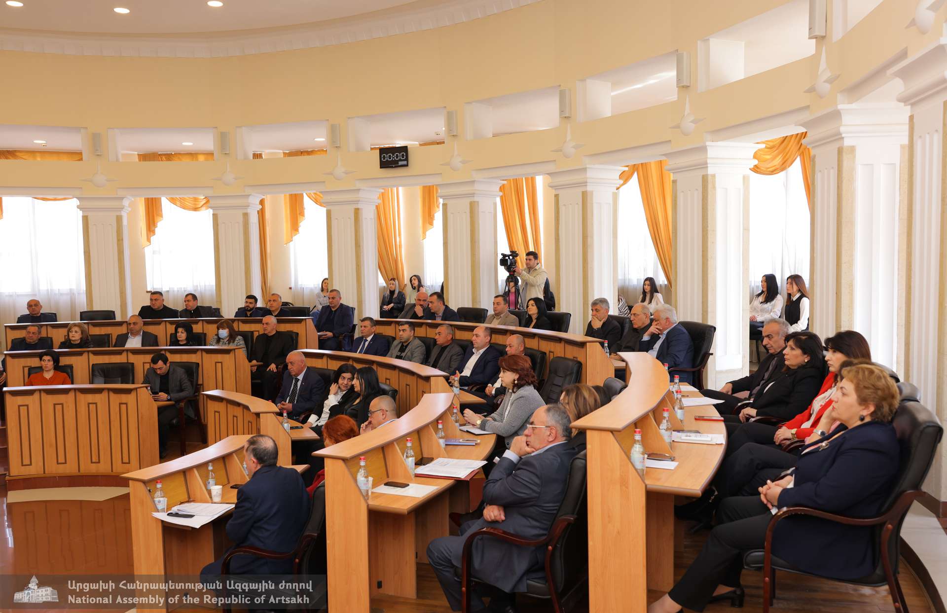 Արցախի խորհրդարանն առաջին ընթերցմամբ ընդունել է Սահմանադրության փոփոխության նախագիծը
