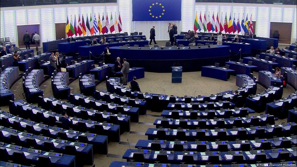 The European Parliament condemns the installation of a checkpoint by Azerbaijan in the Lachin Corridor