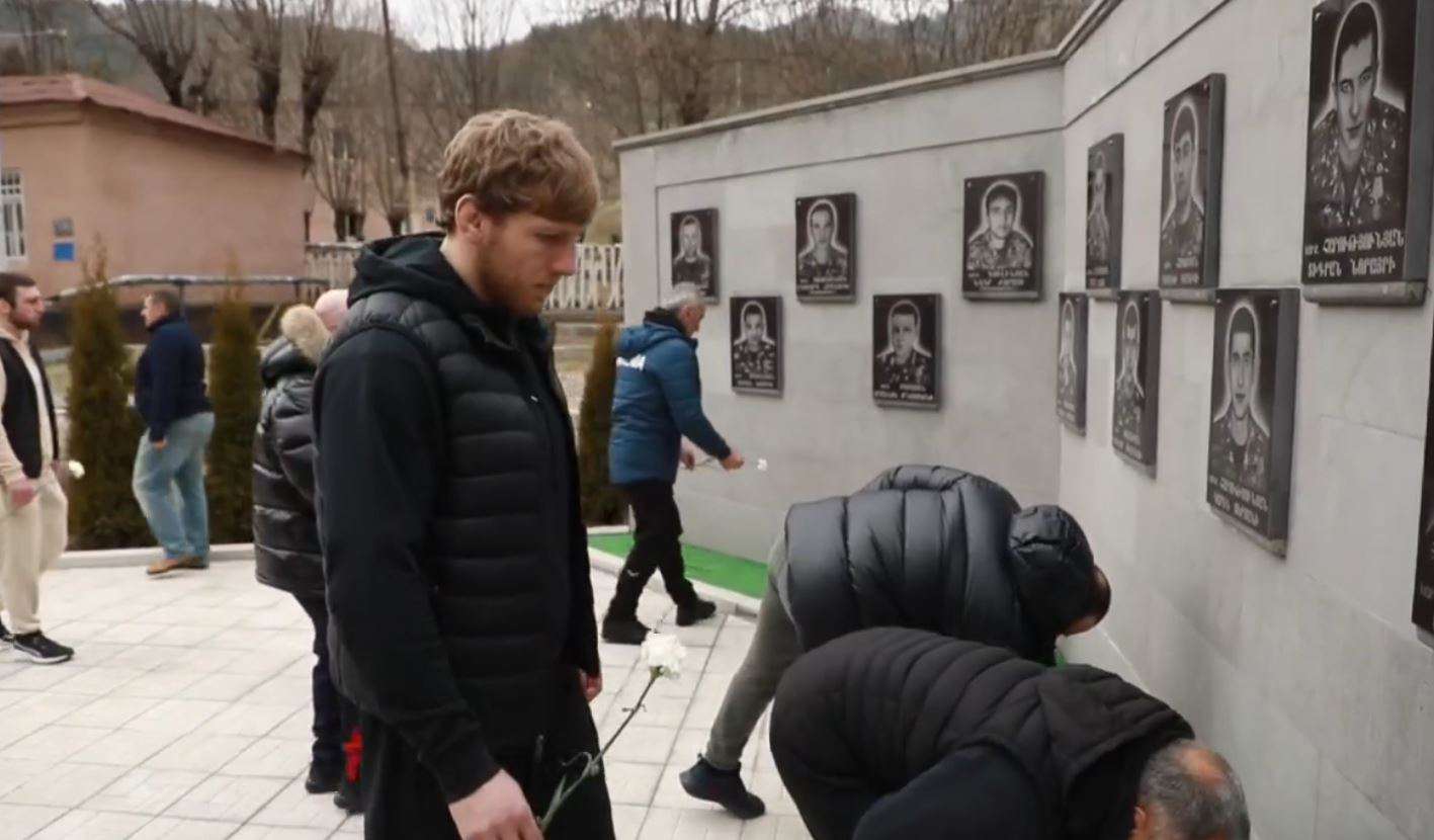 Հայ մարզիկներն այցելել են զորամաս (ՏԵՍԱՆՅՈՒԹ)