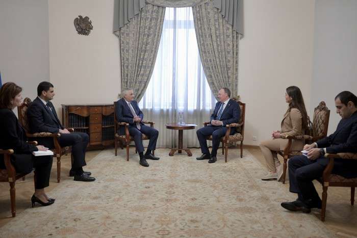 Մհեր Գրիգորյանը ընդունել է Եկատերինբուրգի քաղաքապետին