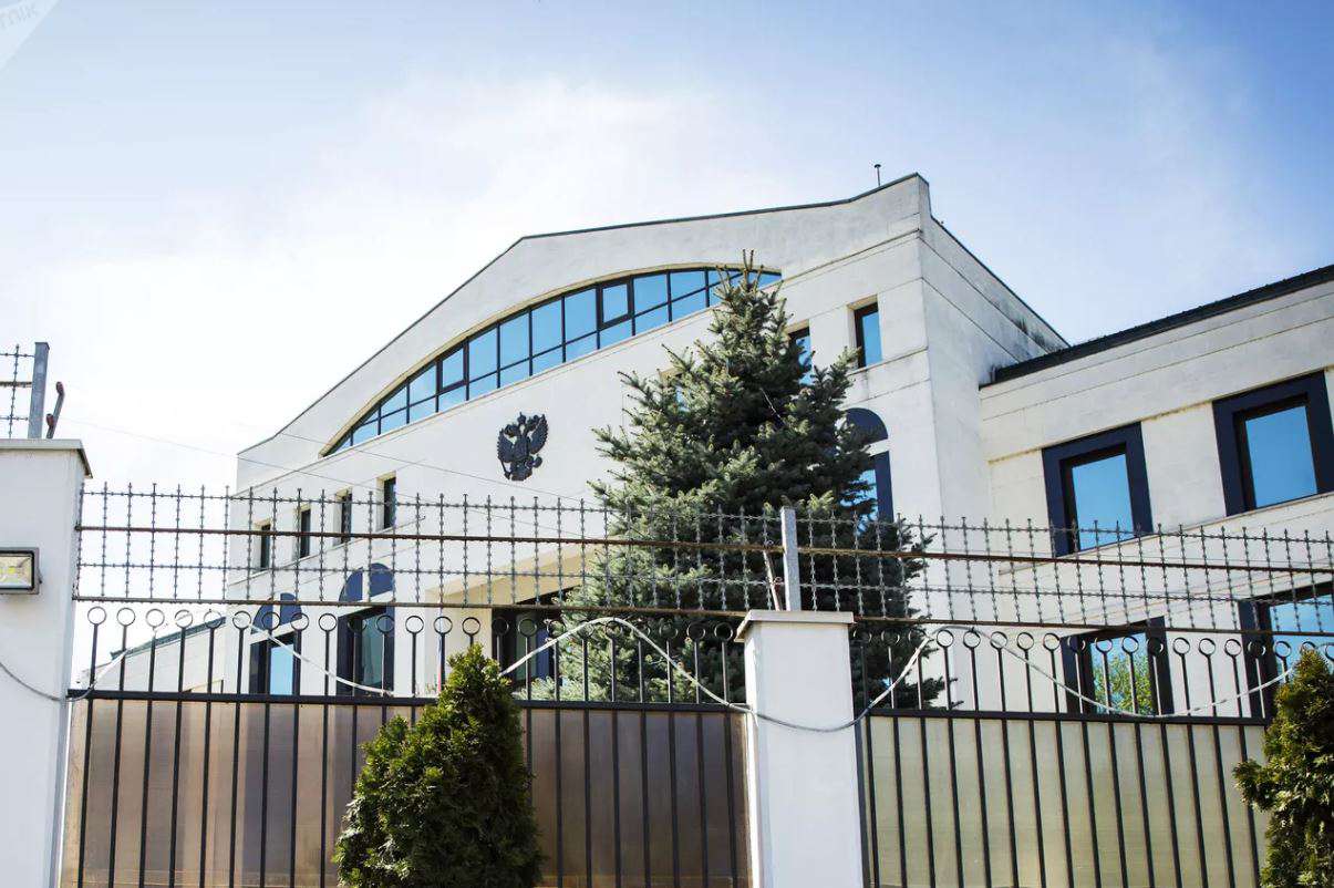 В Молдове арестовали мужчину за попытку поджечь здание посольства России