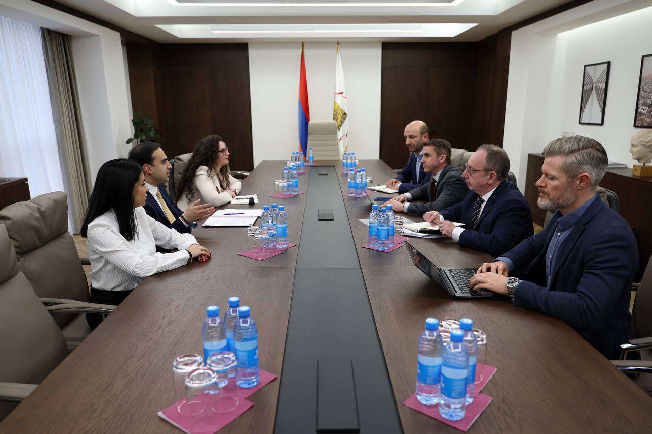 Քննարկվել են Երևանի քաղաքապետարանի և ԱԶԲ-ի միջև ձևավորված արդյունավետ գործակցության շրջանակները