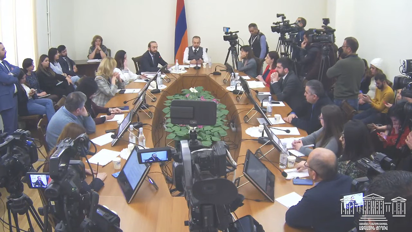 Արարատ Միրզոյանը մեկնաբանել է, թե ինչո՞ւ էր ժպտում Չավուշօղլուի հետ հանդիպմանը