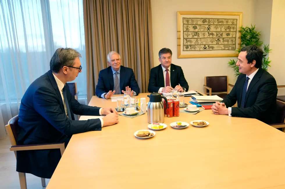 The leaders of Serbia and Kosovo have agreed to an EU peace plan