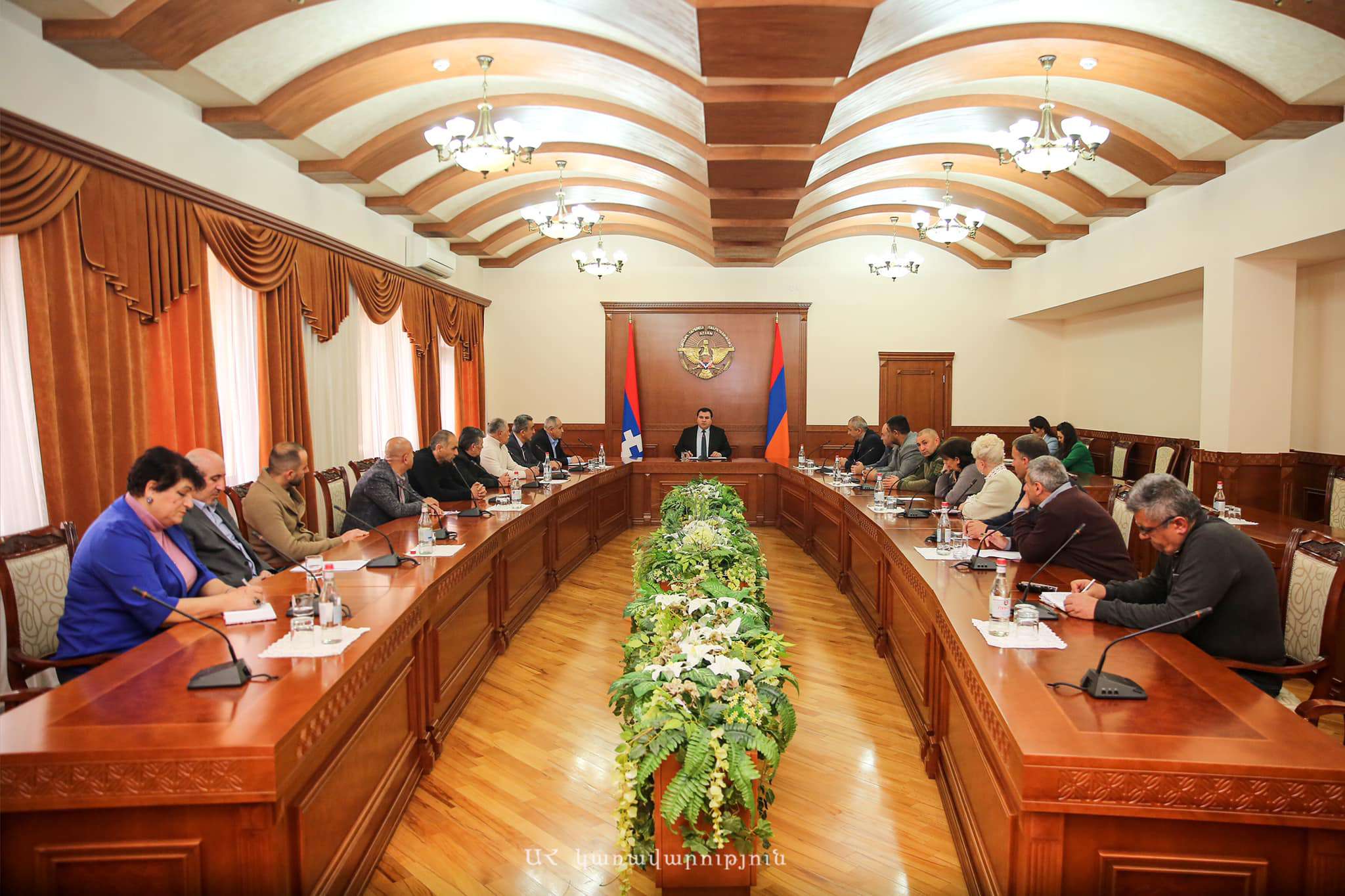 Արցախի պետնախարարն ընդունել է Հանրային խորհրդի անդամներին