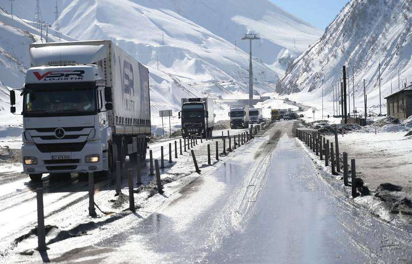 Լարսը բաց է թեթև մարդատար մեքենաների համար