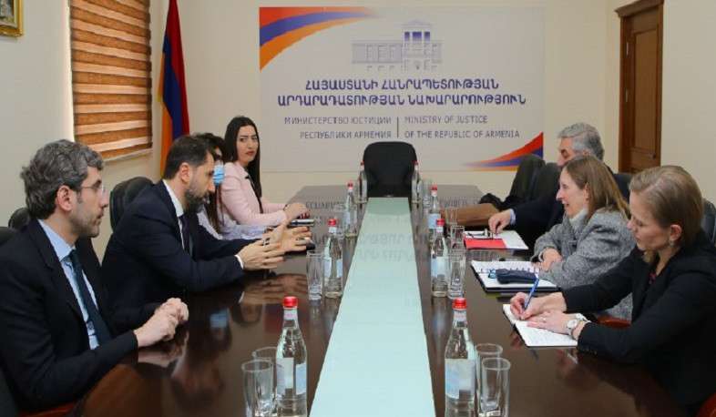 Линн Трейси выразила поддержку реформам в судебной системе Армении