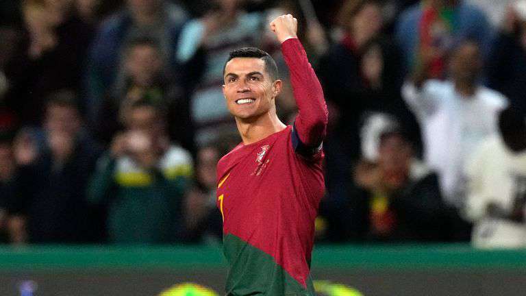 Ronaldo's benefit: Portugal wins big (VIDEO)