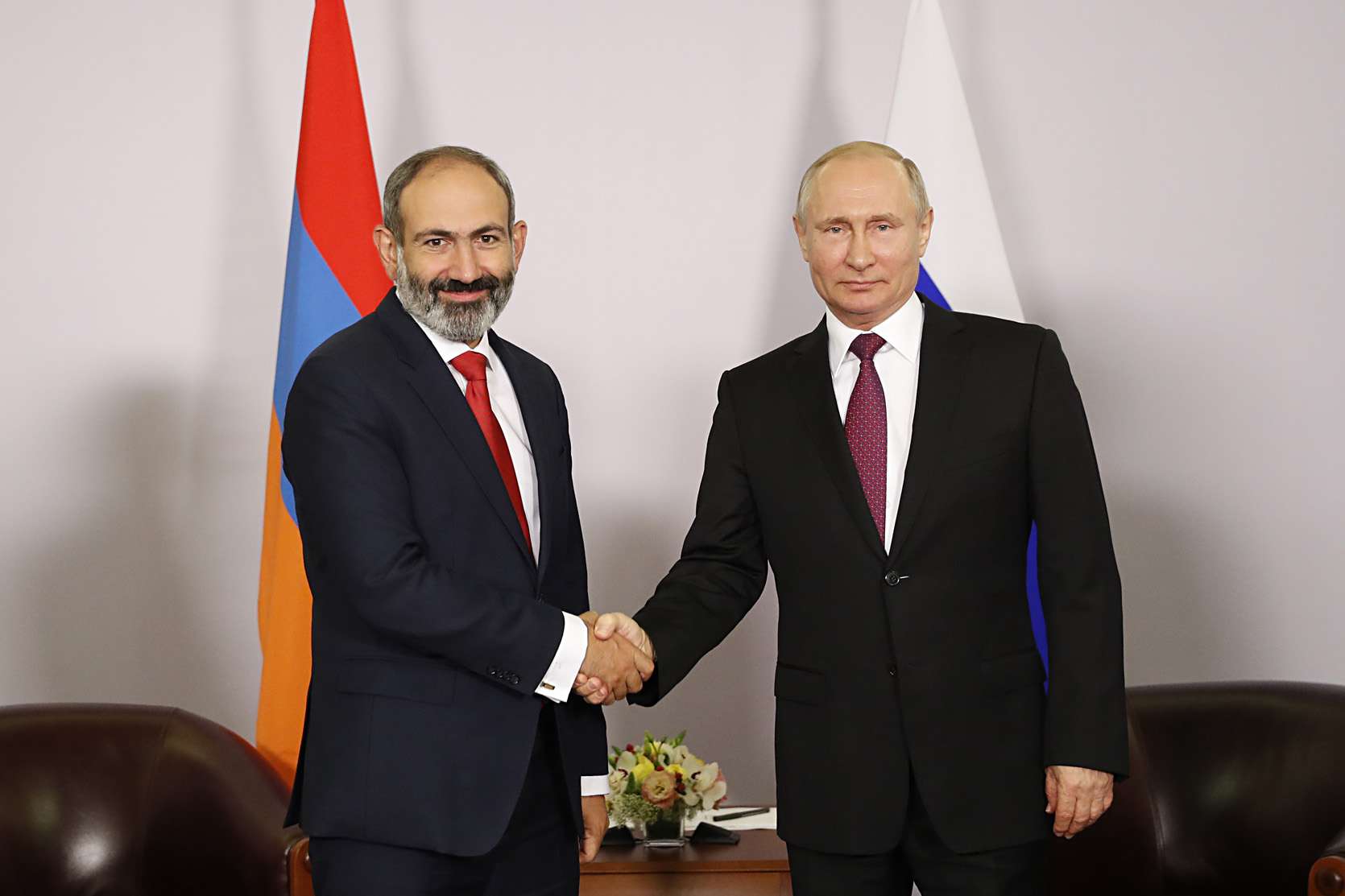 Путин проведет телефонный разговор с Пашиняном