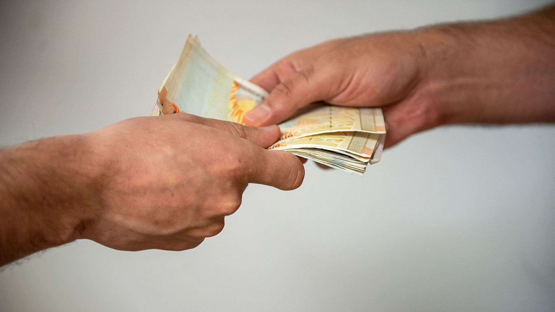 Կաշառք տալու միջնորդության պատրվակով ստացել է գումար