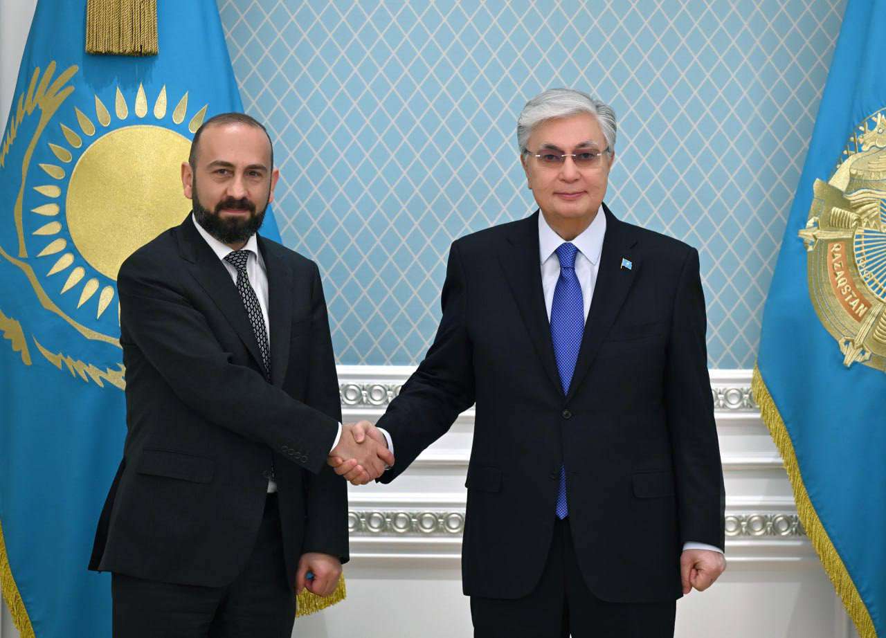 Միրզոյանը հանդիպել է Տոկաևի հետ