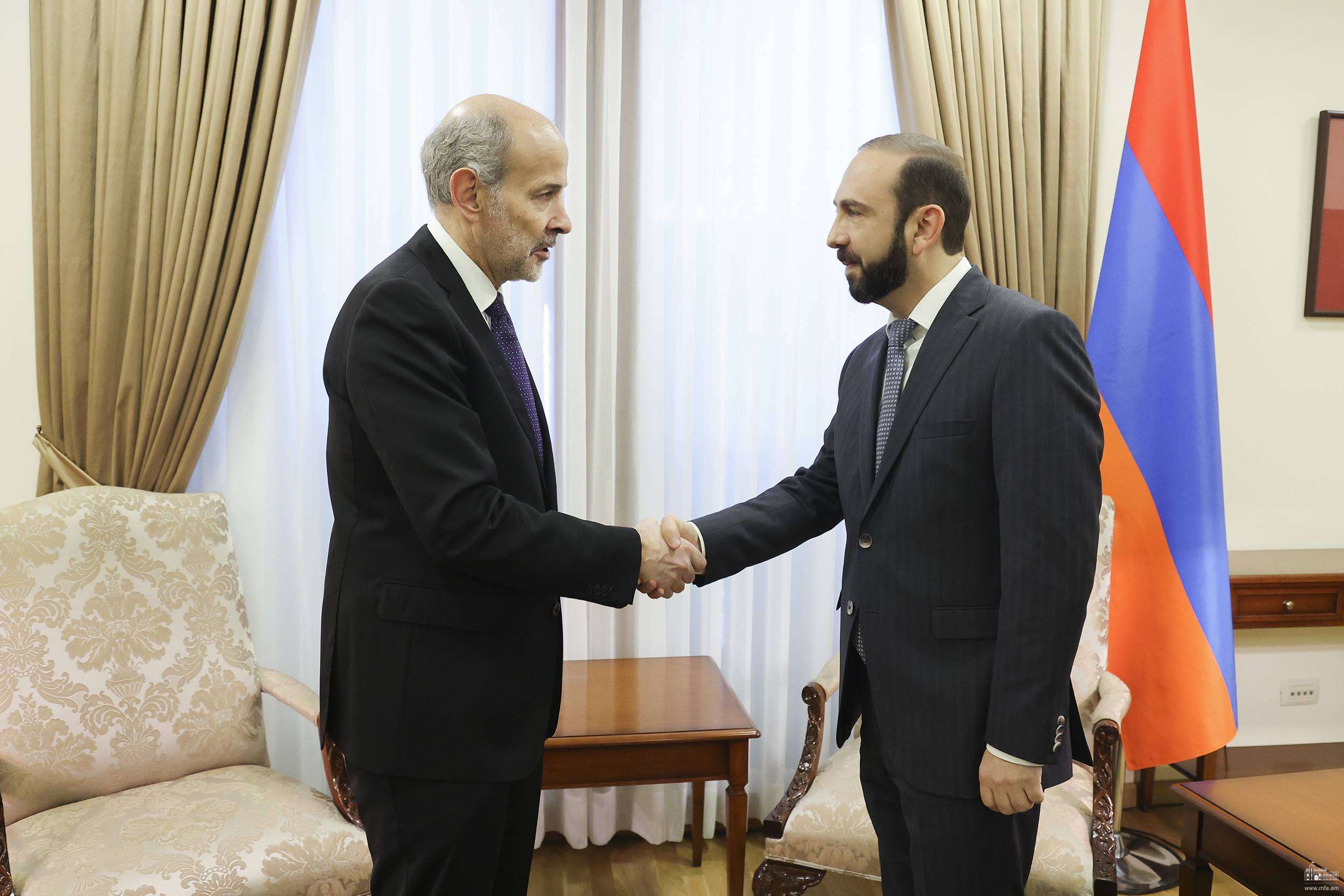 Ararat Mirzoyan discussed topics related to regional security with the Spanish ambassador