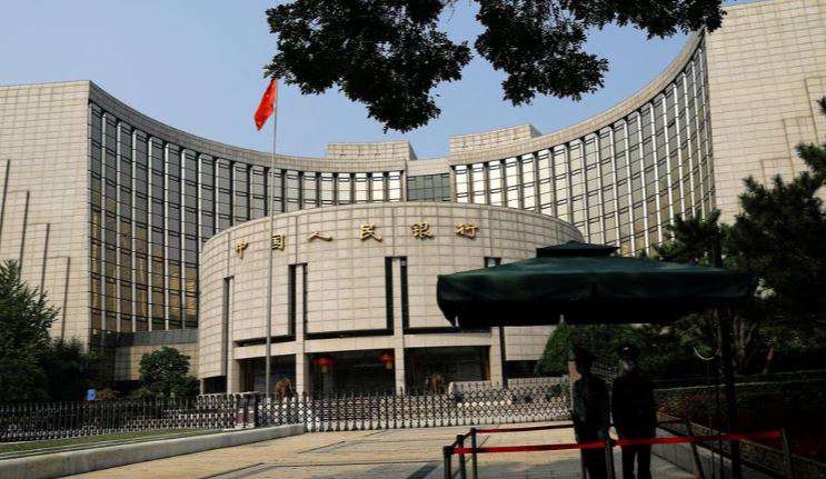 How and to which countries does China lend?