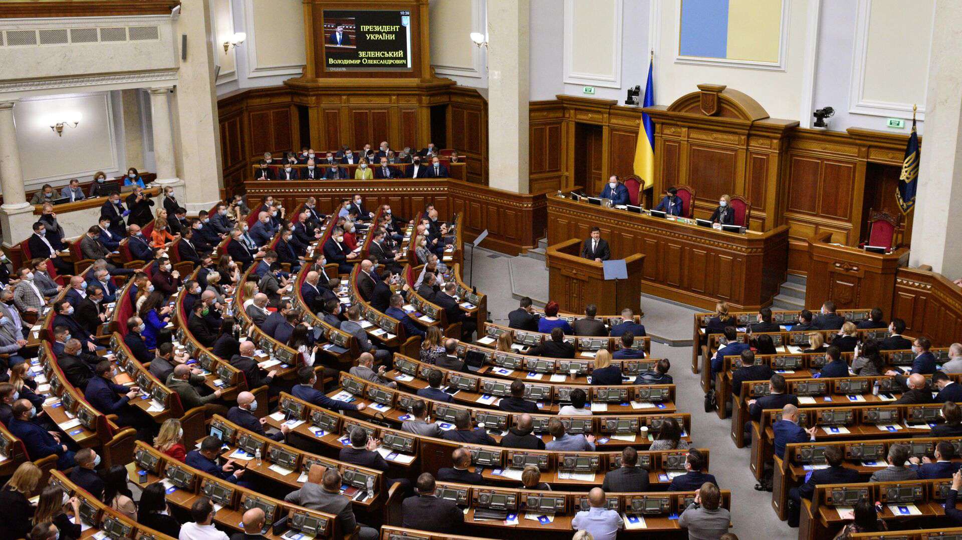 The new Ukrainian law discriminates against Russian speakers, Armenian speakers, and Roma