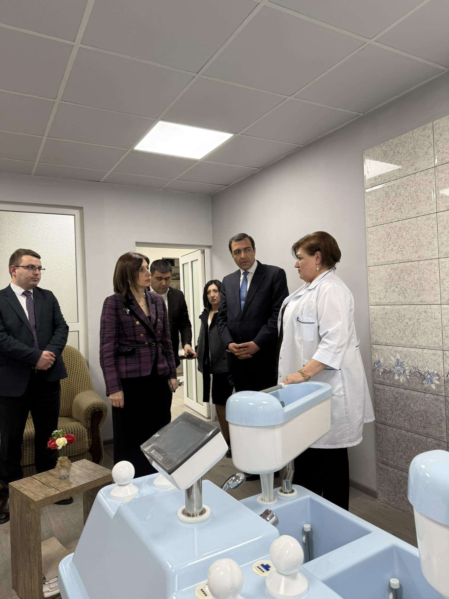 Անահիտ Ավանեսյանն այցելել է Գյումրիի «Արիե Կուփերսթոքի» անվան վերականգնողական կենտրոն