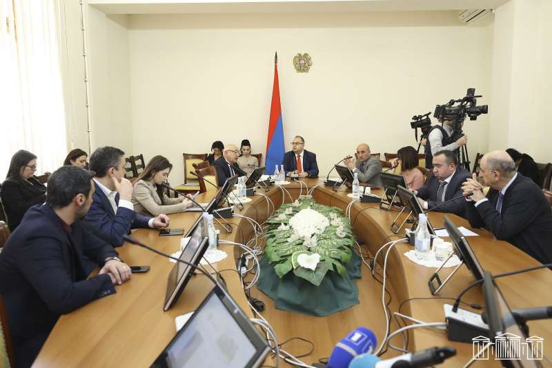 Խորհրդարանում քննարկվել է ԿԸՀ գործունեության մասին տարեկան հաղորդումը