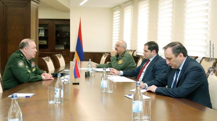 Сурен Папикян обсудил вопросы международной и региональной безопасности с начальником Объединенного штаба ОДКБ