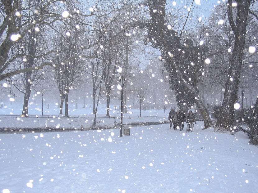 Precipitation in the form of snow is expected. the air temperature will continue to decrease