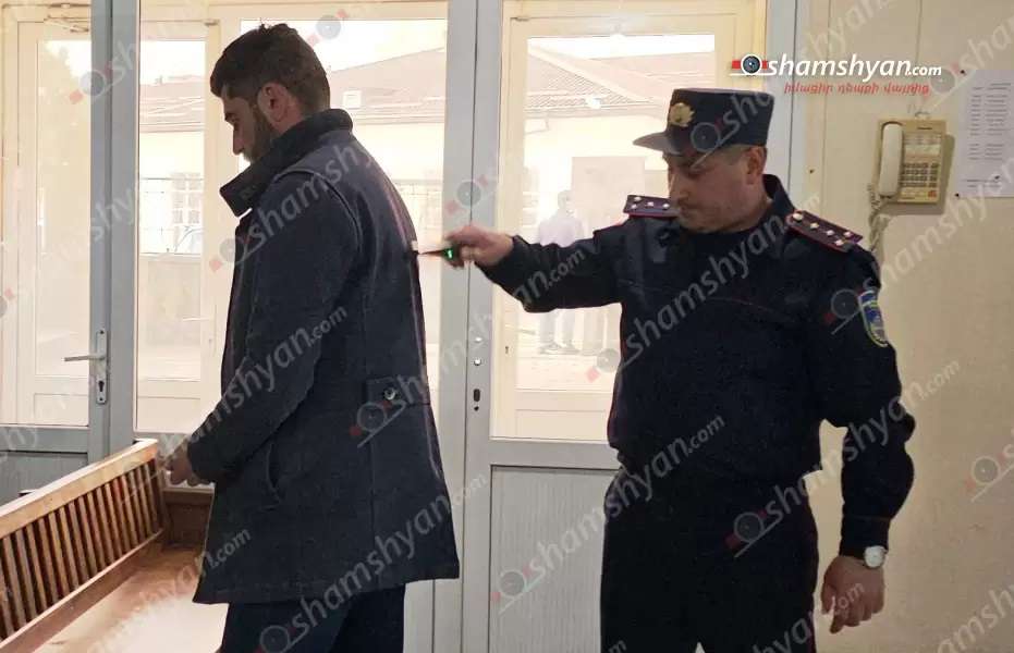 Դատարան ժամանած Հայաստանի հավաքականի նախկին ֆուտբոլիստին դատական կարգադրիչները զննման են ենթարկել