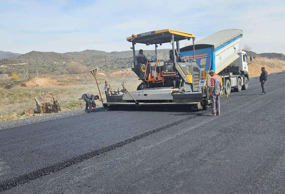 Ագարակի հնավայրը շրջանցող ճանապարհին մեկնարկել են ասֆալտապատման աշխատանքները (ԼՈՒՍԱՆԿԱՐՆԵՐ)