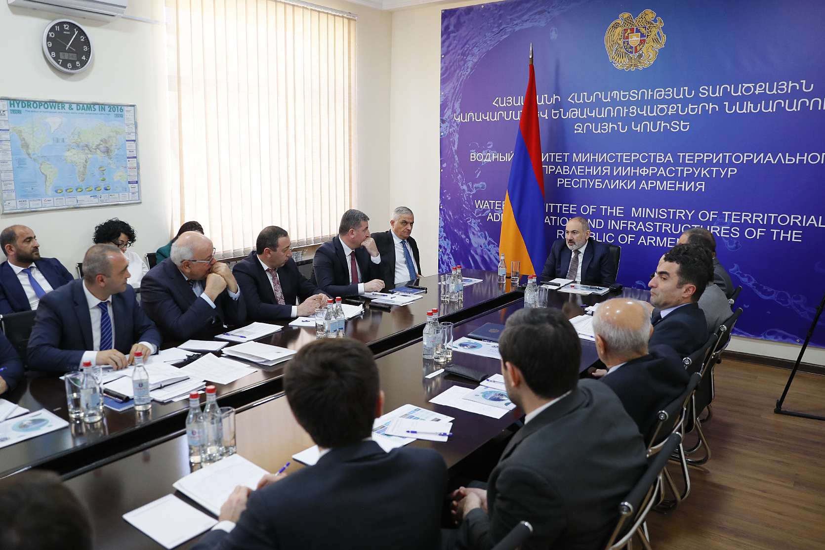 «Մեր և ձեր սարերի ջուրն անվճար է». վարչապետն այցելել է ջրային կոմիտե