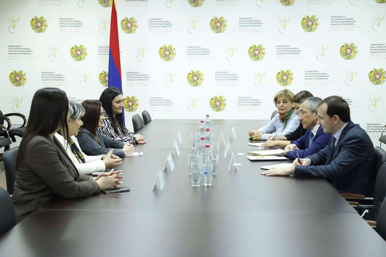 Notary bodies of Armenia and France discussed the possibility of deepening cooperation