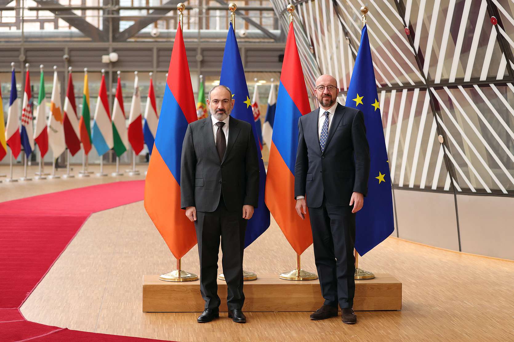 Նիկոլ Փաշինյանը Շառլ Միշելին է ներկայացրել Արցախում ստեղծված իրավիճակը