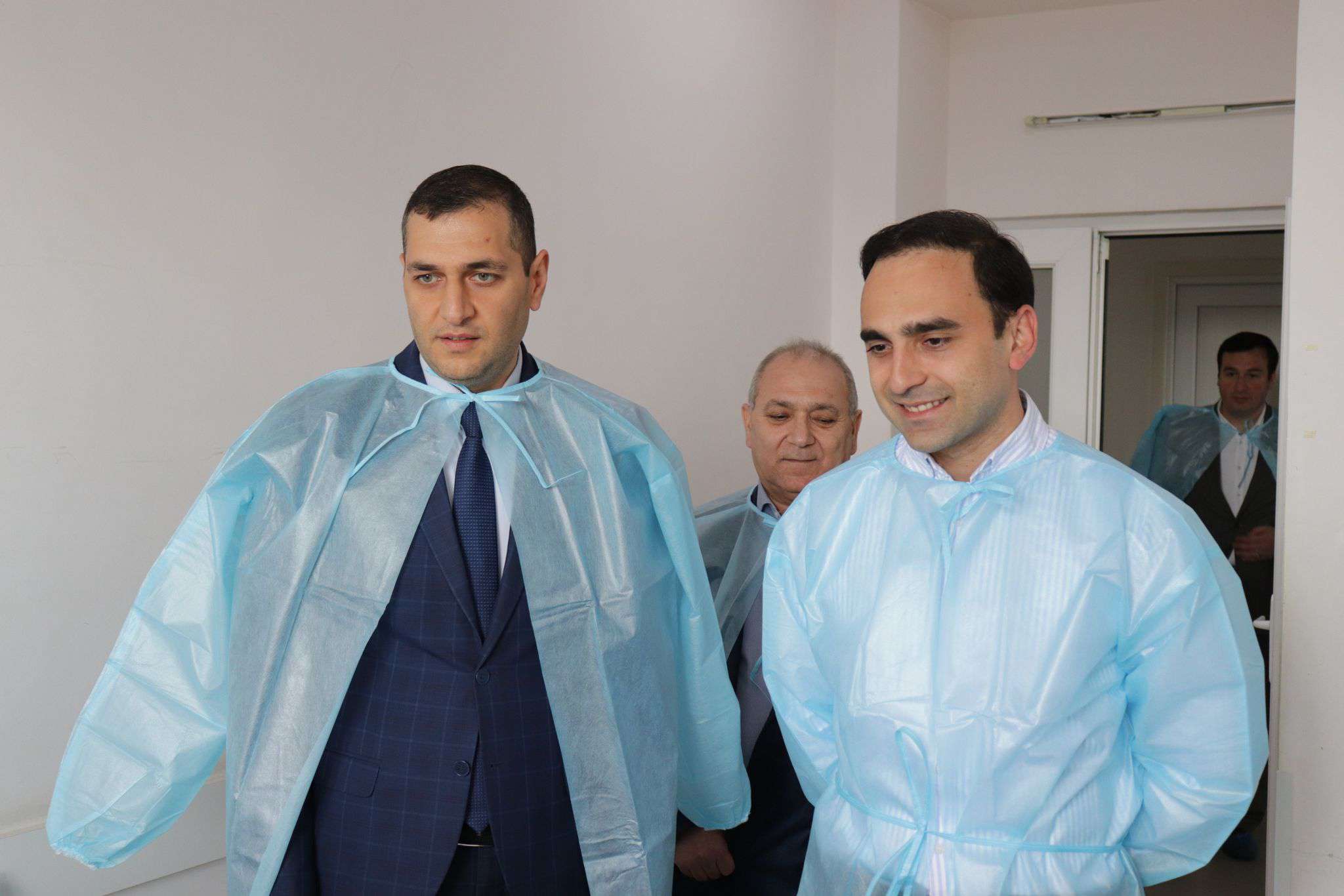 Тигран Авинян и Артак Джумаян посетили родильное отделение Медицинского центра "Св. Григорий Просветитель" (ФОТО)