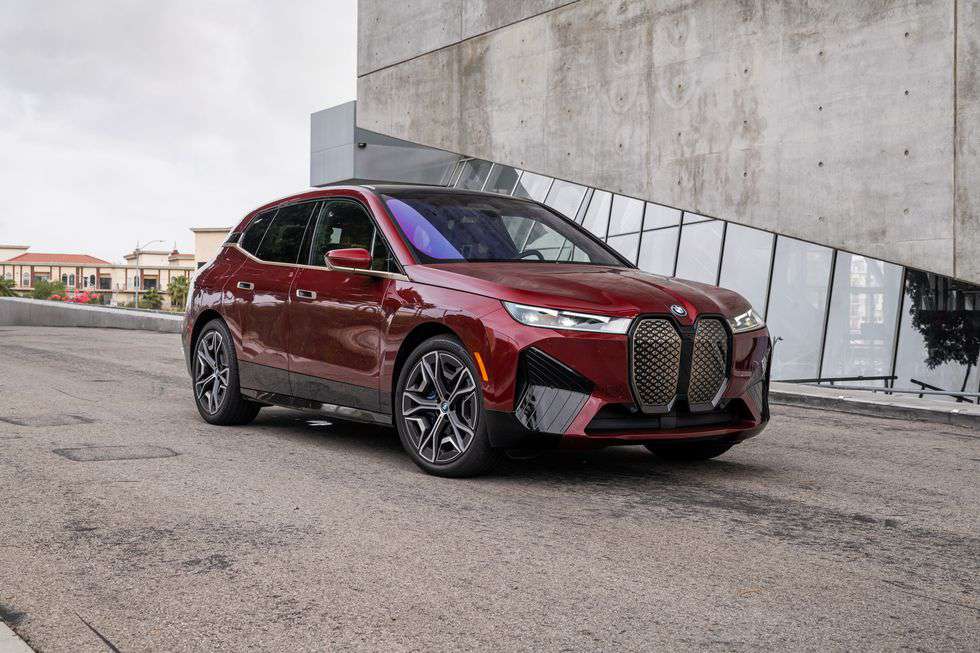 Воплощение роскоши и индивидуальности BMW iX xDrive50