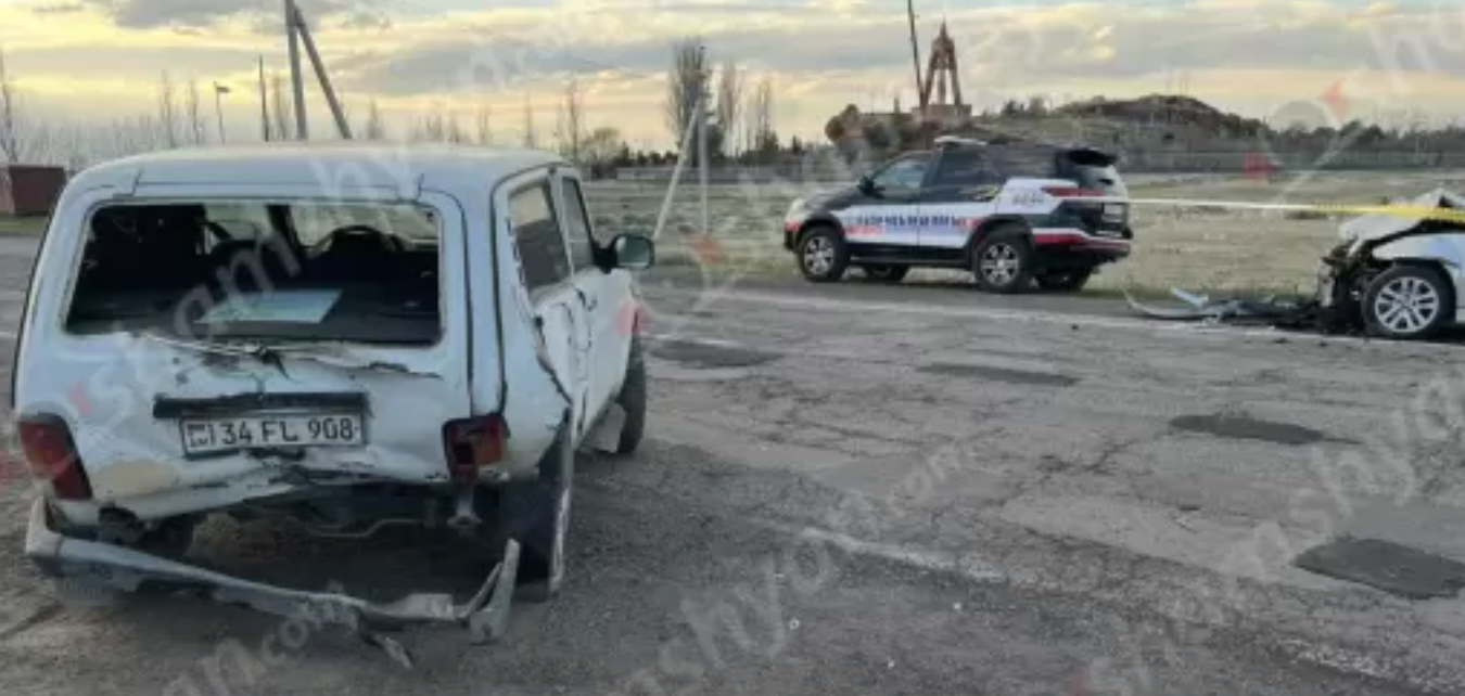 Մարտունի-Վարդենիս ավտոճանապարհին բախվել են «BMW»-ն ու «Նիվա»-ն․ կան վիրավորներ