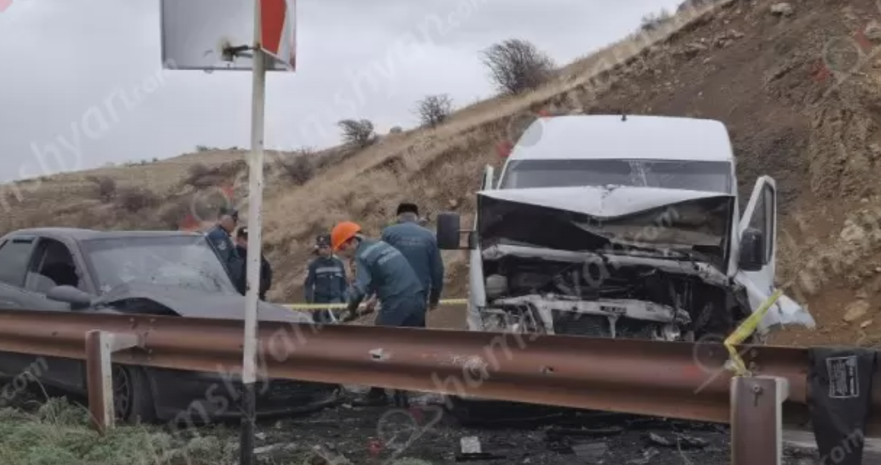 Վայքում բախվել են «Mercedes Sprinter»-ը և «Opel Vectra»-ն․ կա վիրավոր