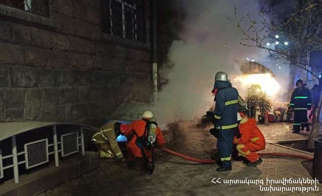 На проспекте Маштоца возник пожар, на место выехали 6 пожарных расчетов.