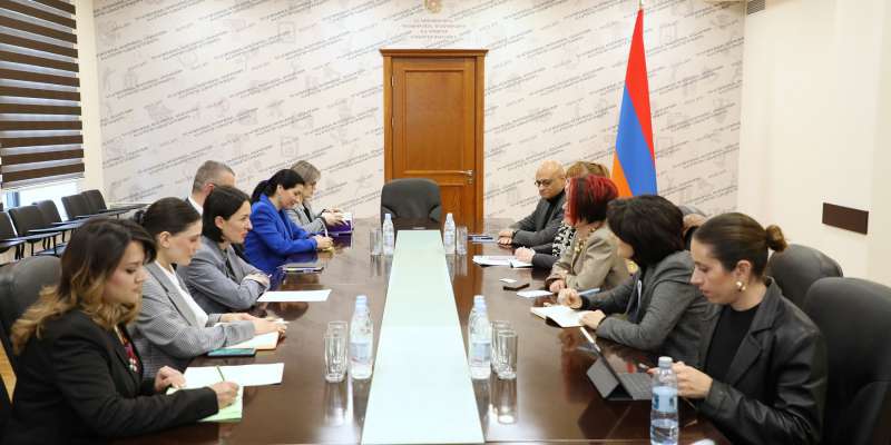 Future activities of the "Sustainable School Meals" program were discussed